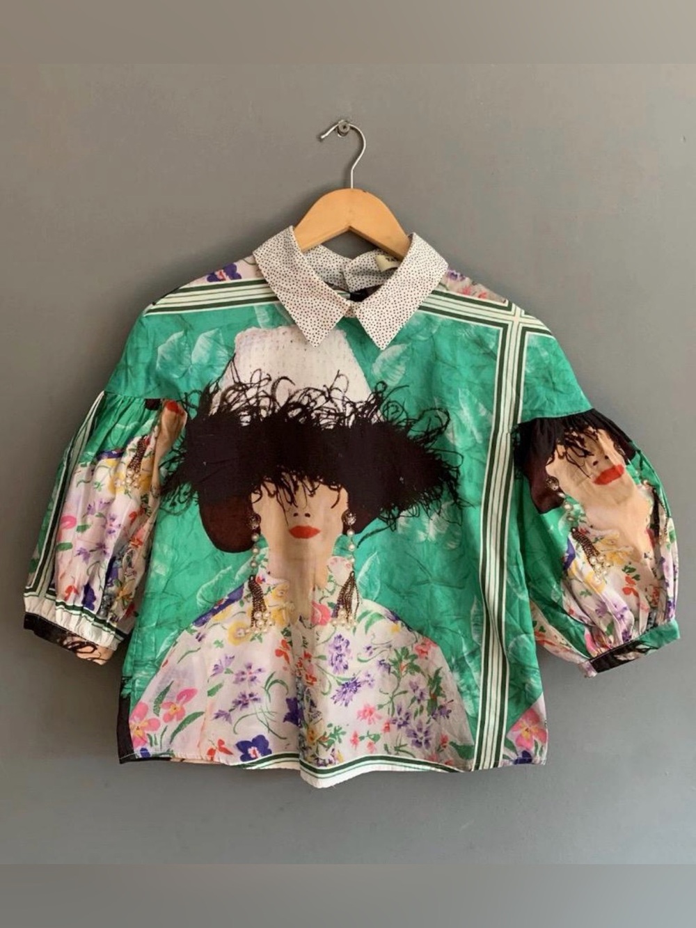 Tata-Naka London whimsical cotton top (face of woman)kelly green, multicolor S/4